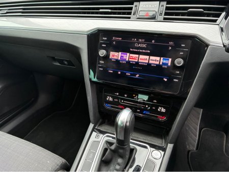 2021 Volkswagen Passat BUSINESS 2.0 TDI AUTO (CAMERA) €20,950 thumbnail