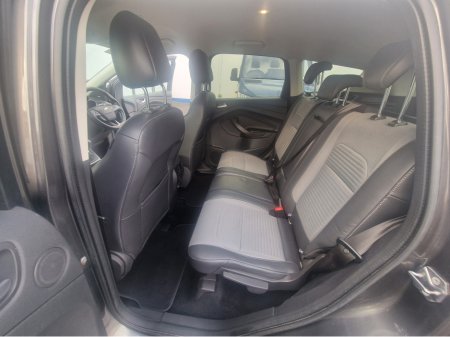 2017 Ford Kuga - thumbnail 28