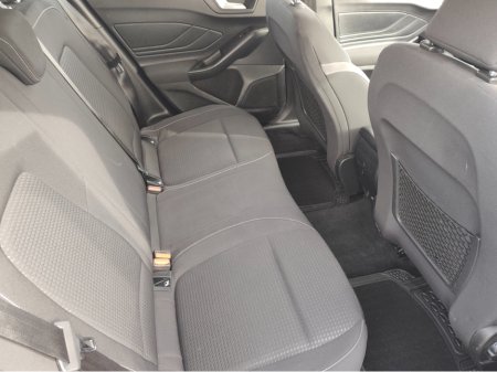 2019 Ford Focus - thumbnail 8