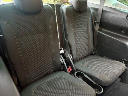 2016 Opel Zafira TOURER SE 1.6 CDTI 136PS 5DR €8,950 thumbnail