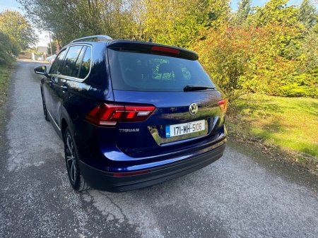 2017 Volkswagen Tiguan - thumbnail 10