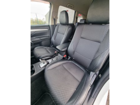 2015 Mitsubishi Outlander - thumbnail 28