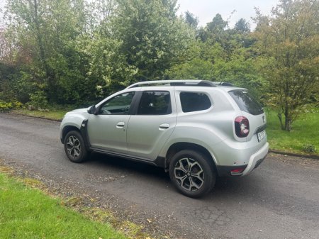 2019 Dacia Duster - view 3