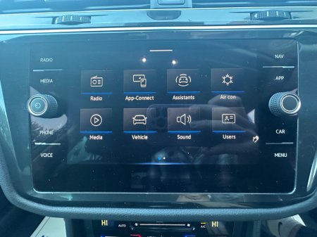 2023 Volkswagen Tiguan 2.0 TDI 122HP Life €34,895 thumbnail