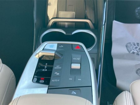 2025 BMW iX1 - thumbnail 10