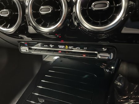 2022 Mercedes-Benz CLA Class - thumbnail 16