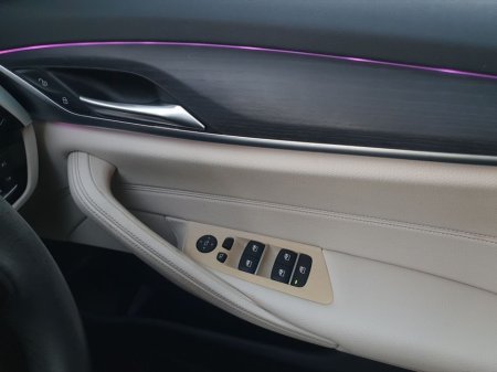 2021 BMW 5 Series - thumbnail 21