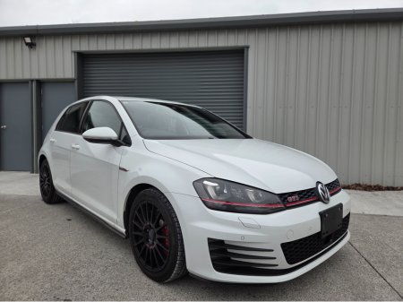 2014 Volkswagen Golf GTI Performance Pack