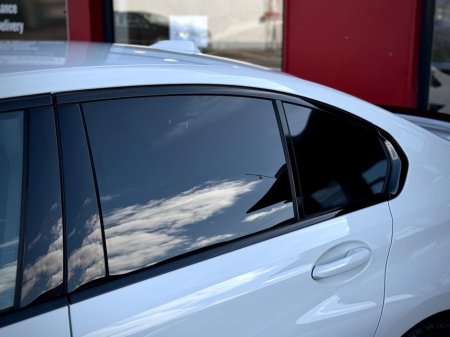 2025 BMW 3 Series - thumbnail 18