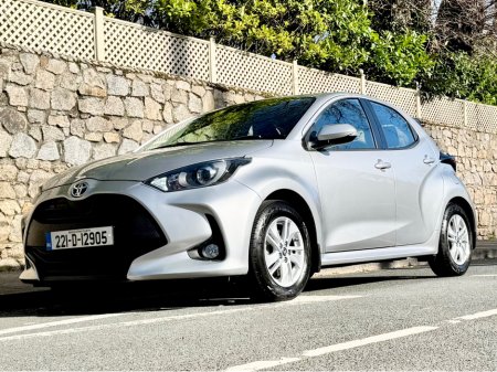2022 Toyota Yaris - thumbnail 3