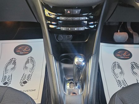 2015 Peugeot 208 - thumbnail 19