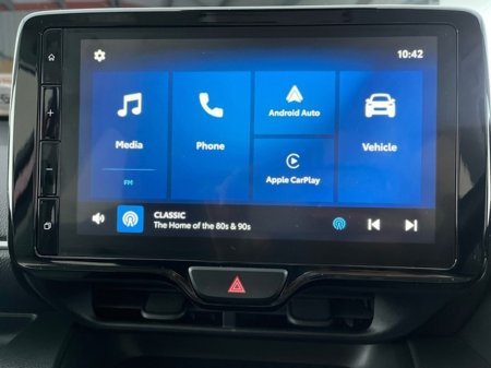 2025 Toyota Yaris HYBRID LUNA €26,950 thumbnail