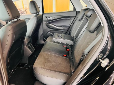 2024 Opel Grandland NOW SOLD THANK YOU www.bolands.ie Est.1955 thumbnail