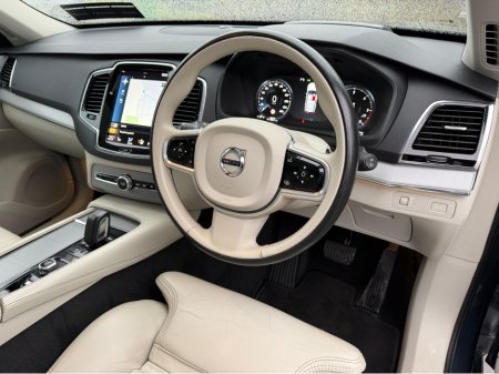 2020 Volvo XC90 MOMENTUM PRO D5 AWD AUTO *PANORAMIC SUNROOF* €35,900 thumbnail