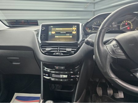 2016 Peugeot 2008 - thumbnail 11