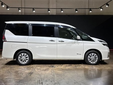 2018 Nissan Serena 