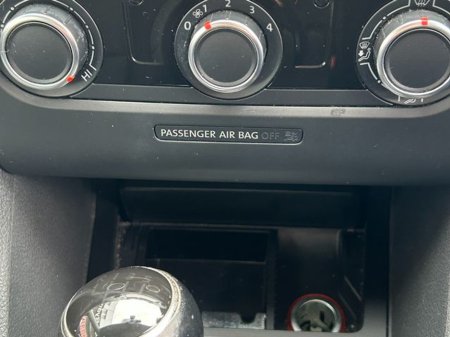 2013 Volkswagen Golf - thumbnail 22