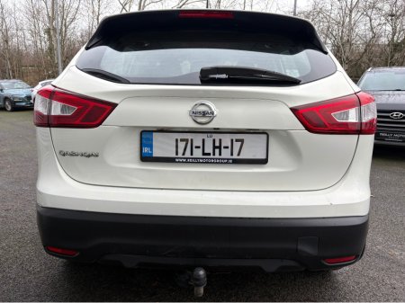 2017 Nissan Qashqai 1.5 Diesel SV €12,895 thumbnail