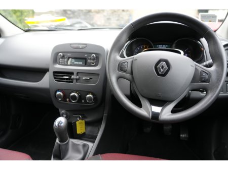 2015 Renault Clio - thumbnail 15