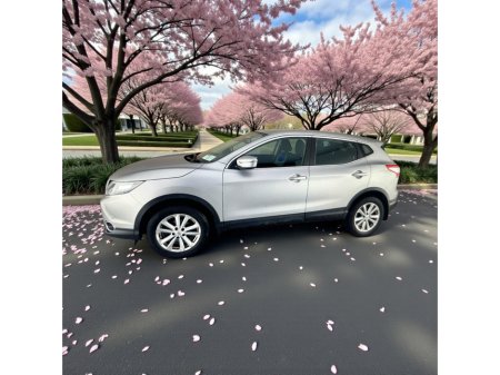 2015 Nissan Qashqai 1.5 DSL SV €7,888 thumbnail