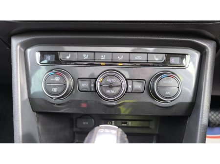 2017 Volkswagen Tiguan - thumbnail 16