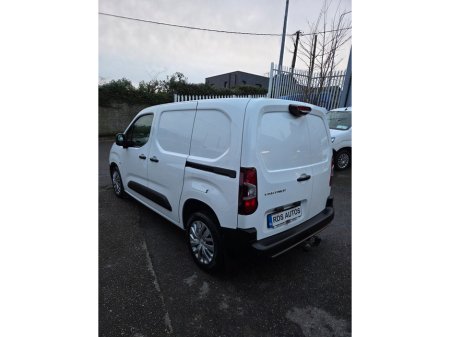 2021 Peugeot Partner - view 4