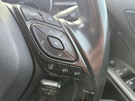 2018 Toyota C-HR - thumbnail 13