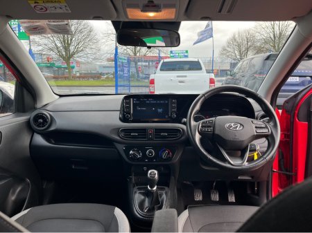 2021 Hyundai i10 DELUXE PLUS 2 TONE ROOF 5DR €12,950 thumbnail