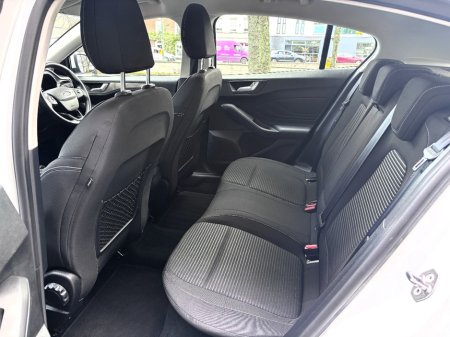 2019 Ford Focus - thumbnail 8