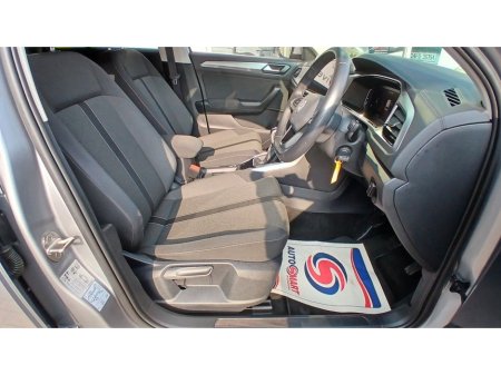 2023 Volkswagen T-Roc 2.0 TDI 116HP Life, Pyrite Silver 46km. €29,950 thumbnail