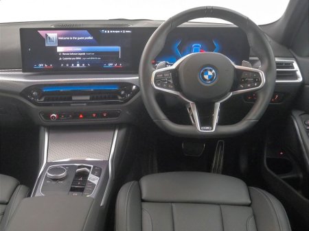 2025 BMW 3 Series - thumbnail 5