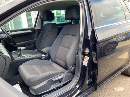 2018 Volkswagen Passat SE BUSINESS TDI BLUEMOTION TECHNOLOGY €15,950 thumbnail
