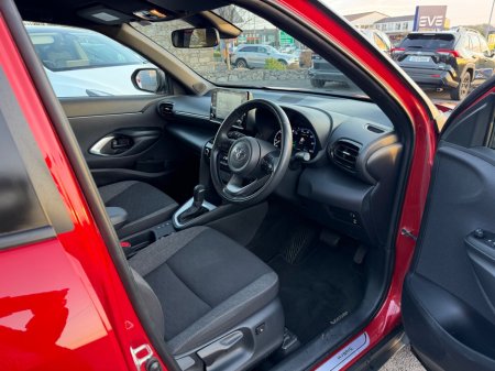 2023 Toyota Yaris Cross - thumbnail 2