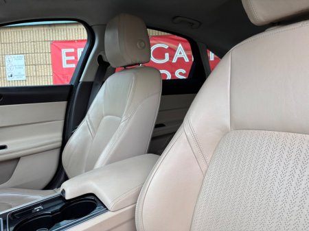 2017 Jaguar XF - thumbnail 12