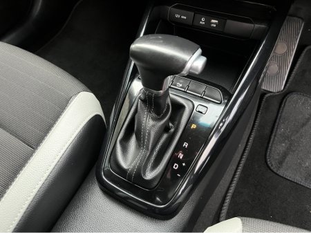 2019 Kia Stonic K3 AUTOMATIC 1.0 PETROL //SAT NAV//REVERSE CAMERA//CARPLAY//KIA SERVICE HISTORY// €17,950 thumbnail