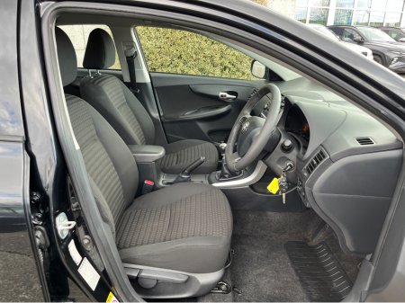 2013 Toyota Corolla - thumbnail 9