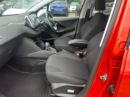 2017 Peugeot 208 - thumbnail 14