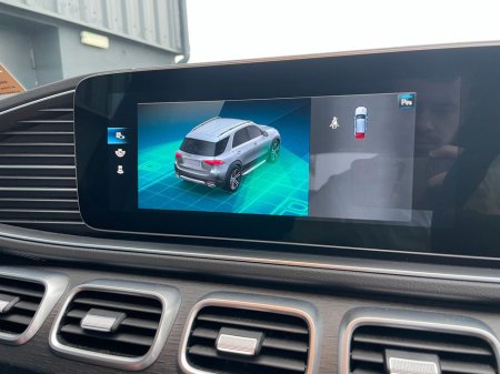 2022 Mercedes-Benz GLE Class GLE350de AMG Premium 4-Matic €62,995 thumbnail