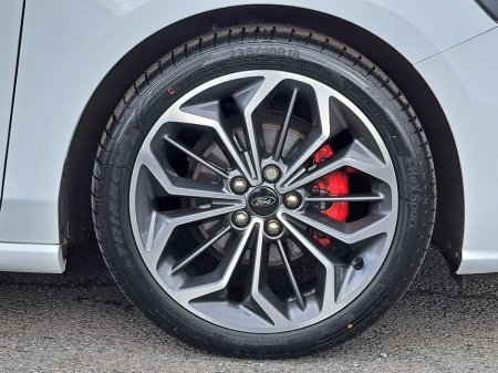 2023 Ford Focus - thumbnail 12