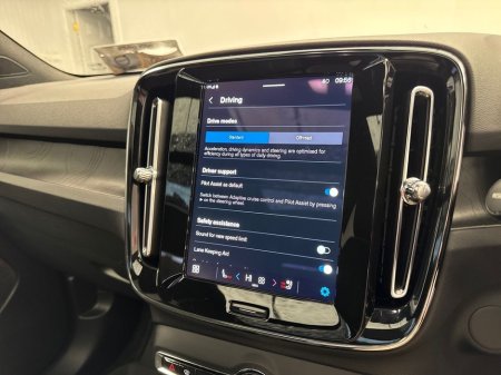 2024 Volvo XC40 - thumbnail 16