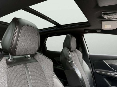 2017 Peugeot 3008 - thumbnail 4