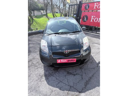 2009 Toyota Yaris - thumbnail 3