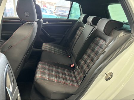 2015 Volkswagen Golf - thumbnail 12