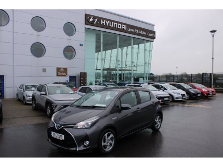 2017 Toyota Yaris Hybrid Luxury €14,950 thumbnail
