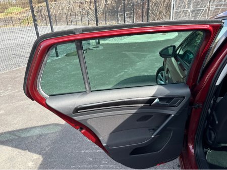 2019 Volkswagen Golf - thumbnail 17