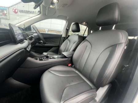 2025 MG HS Trophy thumbnail