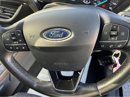 2019 Ford Focus 1.5 TDCI ZETEC 95PS 5DR €17,950 thumbnail