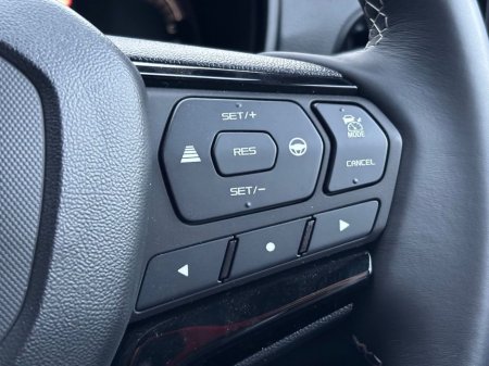 2025 Isuzu D-MAX V-CROSS DCB €48,851 thumbnail