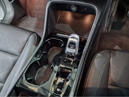 2021 Volvo XC40 - thumbnail 24