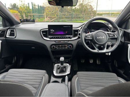 2025 Kia Ceed - thumbnail 10